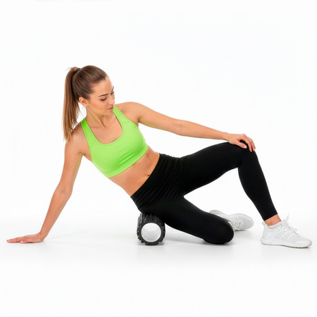 Roller fitness do masażu ciała, średnio twardy, wałek z wypustkami, czarny